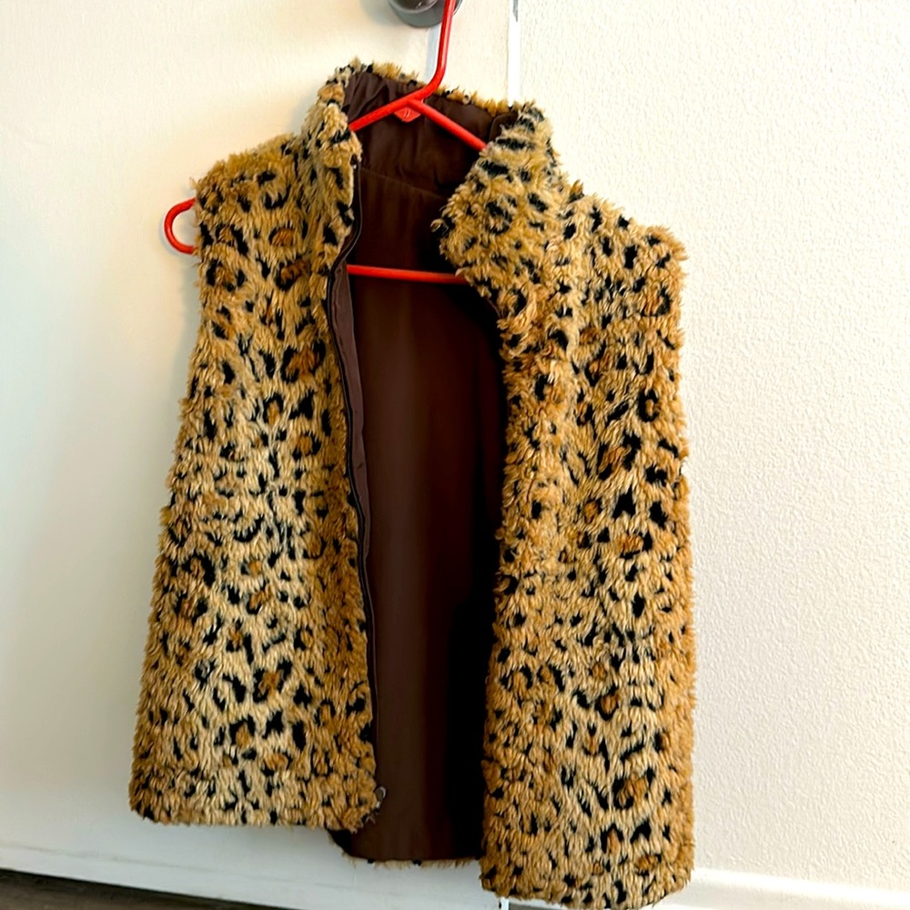 Size small leopard vest